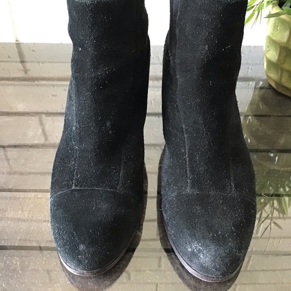 Vince Camuto Graysen Black Suede Ankle Booties - Picture 4 of 11